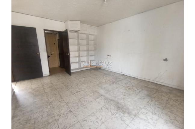 Oficinas y Consultorios, Alquiler, Versalles - $4.700.000