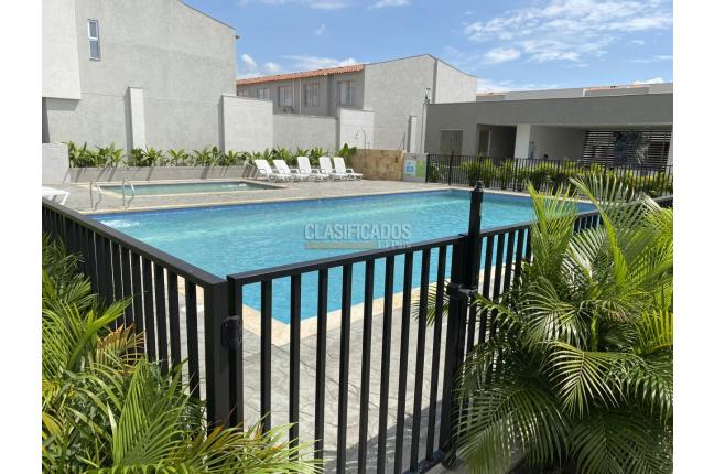 Casas, Alquiler, Ciudad Country - $2.100.000