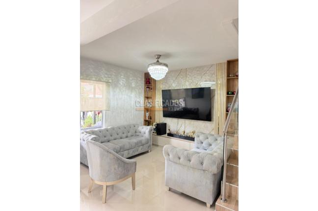 Casas, Venta en La Hacienda