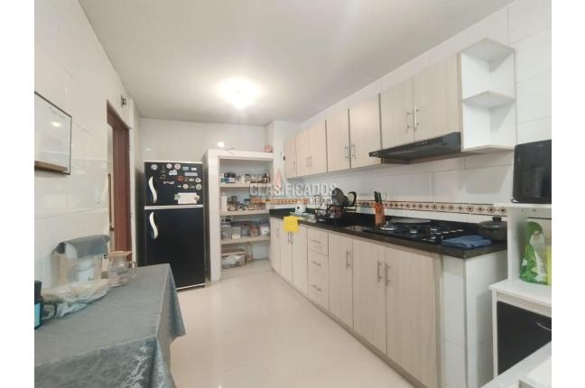 Apartamentos, Venta, Versalles - $330.000.000