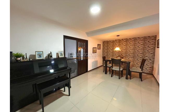 Casas, Venta en La Flora