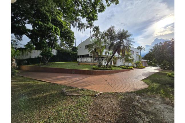 Casas, Venta en Ciudad Jardín