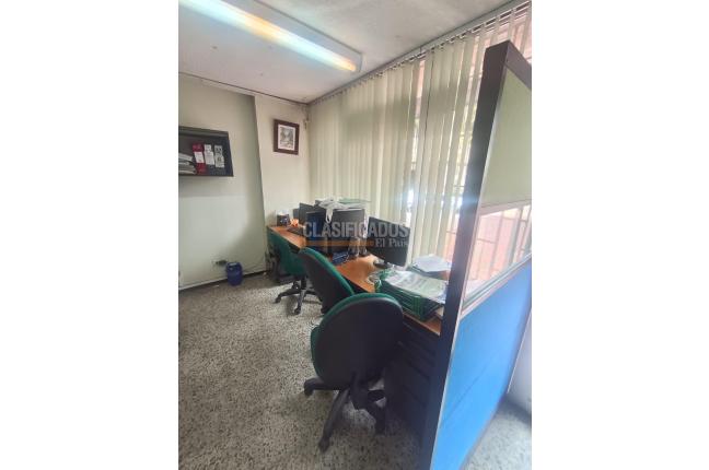 Locales y Bodegas, Alquiler, Granada - $2.000.000