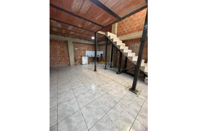 Locales y Bodegas, Alquiler, Bretaña - $5.000.000