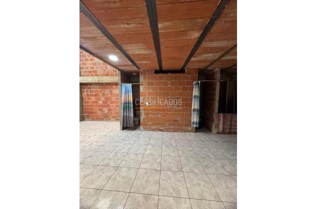 Locales y Bodegas, Alquiler, Bretaña - $5.000.000