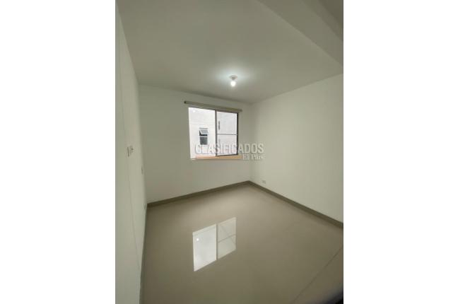 Apartamentos, Alquiler, Cristales - $4.000.000