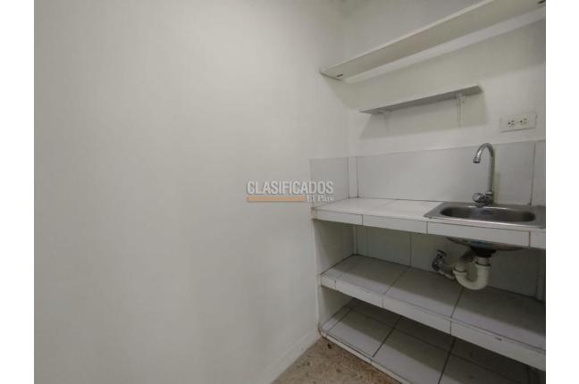 Locales y Bodegas, Alquiler, La Flora - $2.900.000