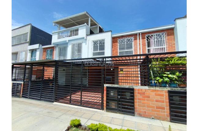 Casas, Alquiler, Ciudad Pacifica - $2.300.000