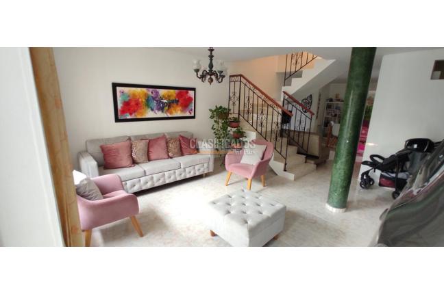 Casas, Venta en Ciudad 2.000