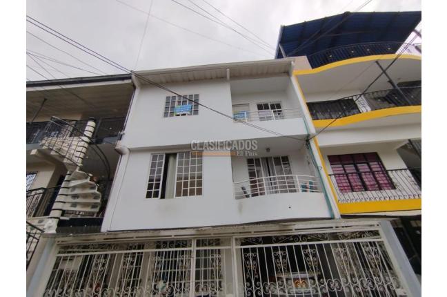Apartamentos, Alquiler, La Esmeralda - $730.000