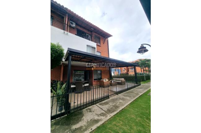 Casas, Venta en La Hacienda