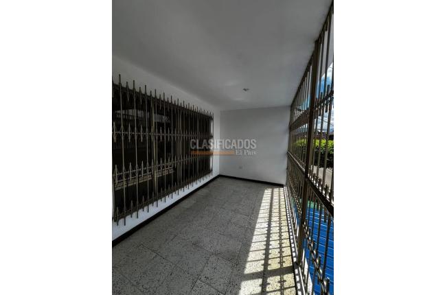 Casas, Alquiler en San Carlos