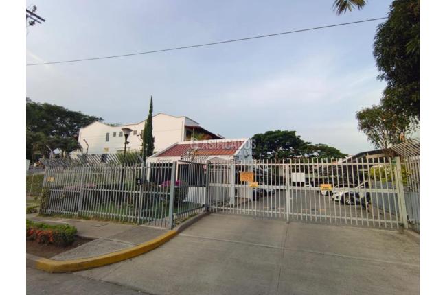 Casas, Alquiler en Ciudad Jardín