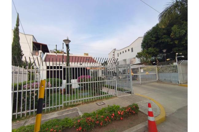 Casas, Alquiler en Ciudad Jardín