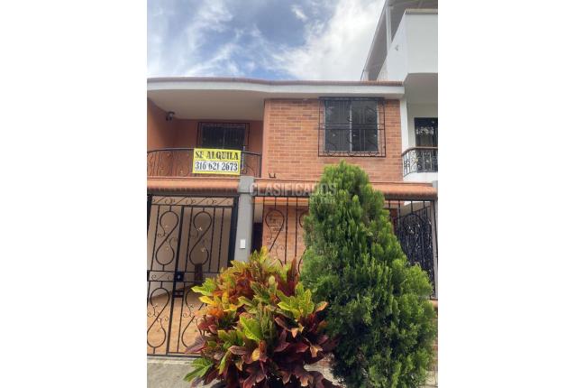Casas, Alquiler en Caney