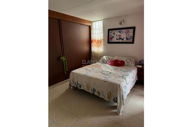Apartamentos, Venta, Primero de Mayo - $310.000.000