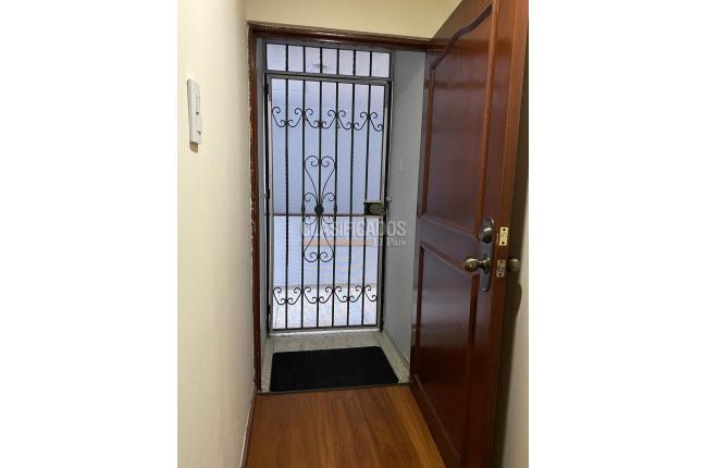 Apartamentos, Venta, Los Cámbulos - $305.000.000