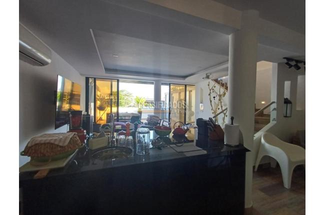 Casas, Venta, Paseo de los Almendros - $750.000.000