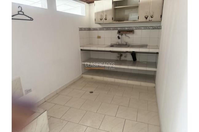 Locales y Bodegas, Alquiler, Manzanares - $5.800.000