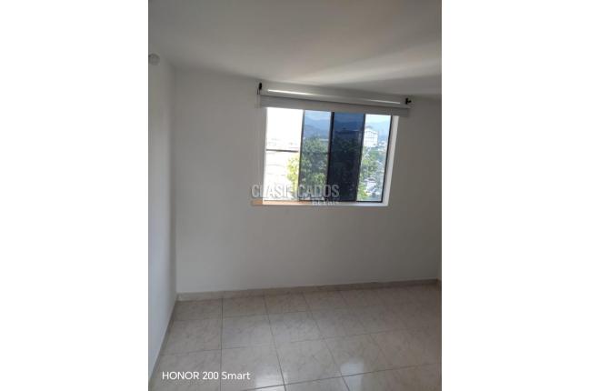Apartamentos, Alquiler, Colseguros - $1.400.000