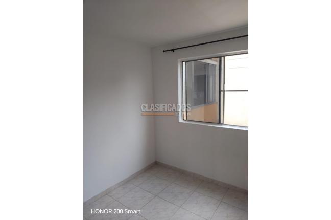 Apartamentos, Alquiler, Colseguros - $1.400.000