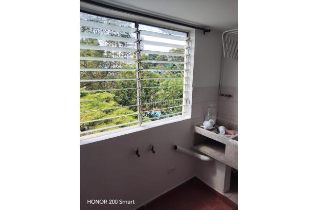 Apartamentos, Alquiler, Colseguros - $1.400.000