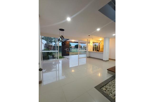 Casas, Venta, El Castillo - $980.000.000