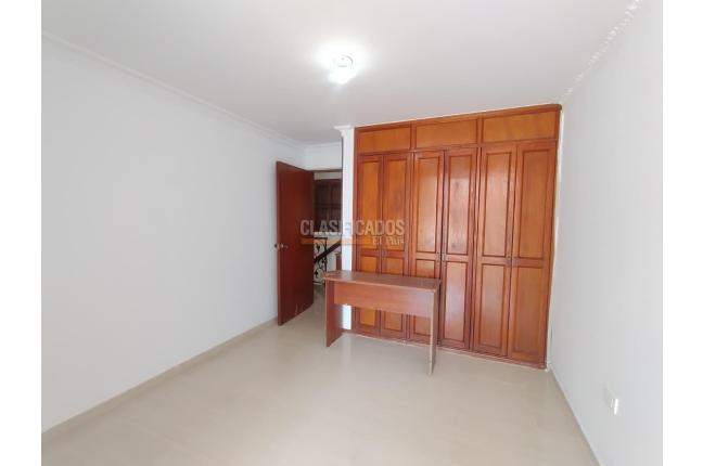 Casas, Alquiler, San Joaquín - $5.500.000