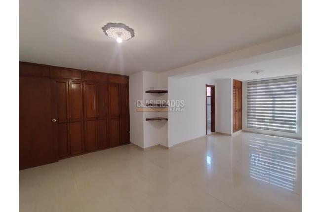 Casas, Alquiler, San Joaquín - $5.500.000