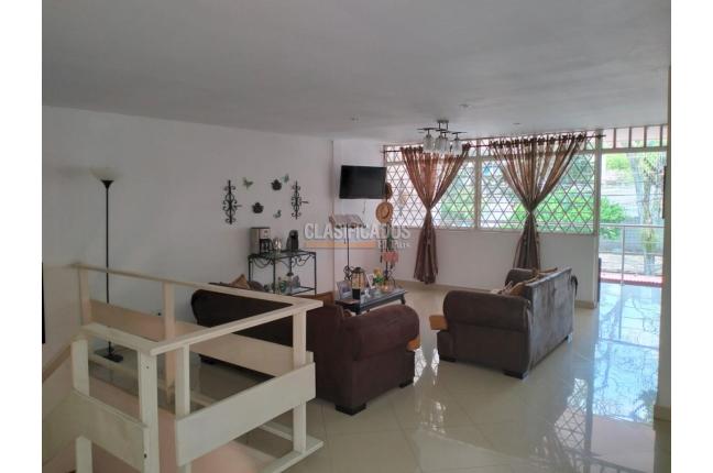 Casas, Alquiler, Santa Rita - $15.000.000