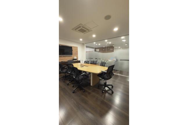 Oficinas y Consultorios, Venta en Centenario
