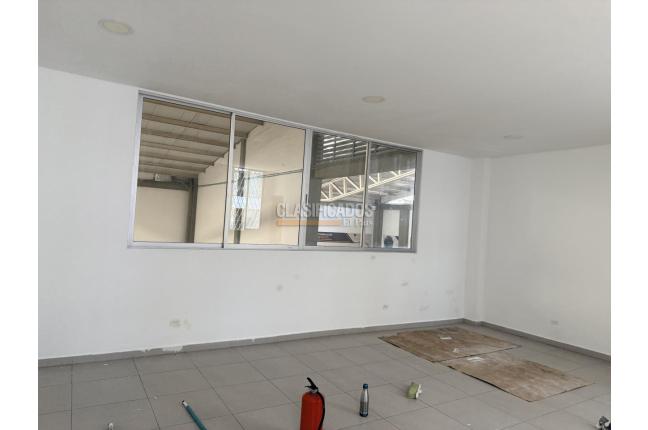Locales y Bodegas, Alquiler, Evaristo García - $12.000.000