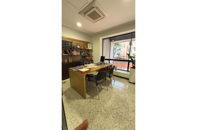 Oficinas y Consultorios, Venta en Centenario