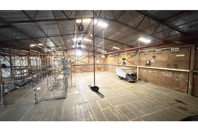 Locales y Bodegas, Alquiler, Flora Industrial - $80.000.000