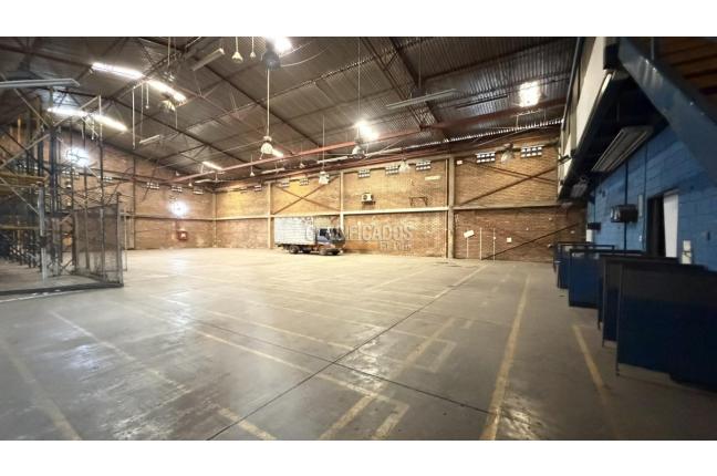 Locales y Bodegas, Alquiler en Flora Industrial