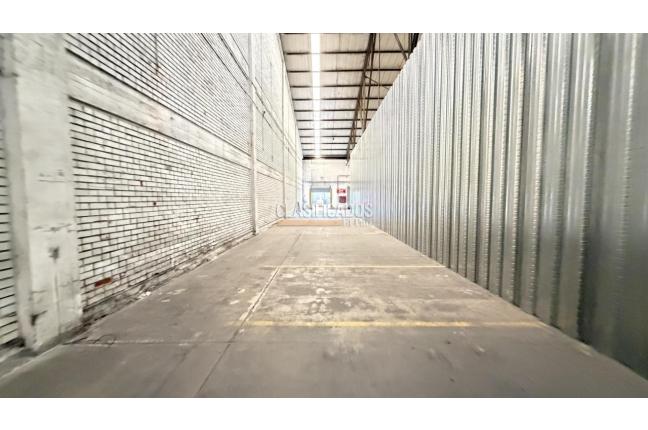 Locales y Bodegas, Alquiler, Salomia - $80.000.000