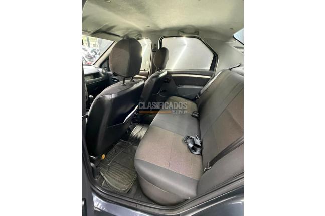 Renault Logan 2012