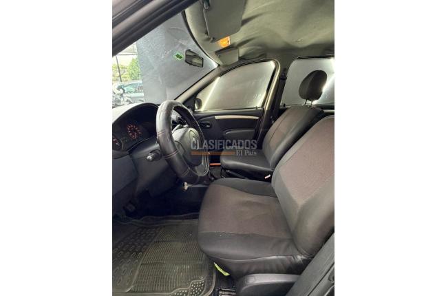 Renault Logan 2012