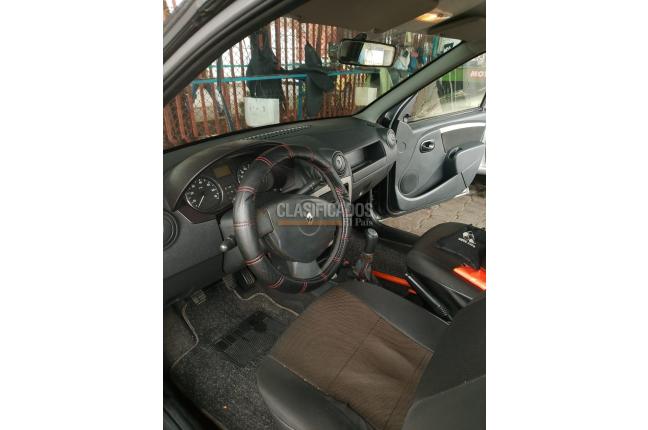 Renault Logan 2012