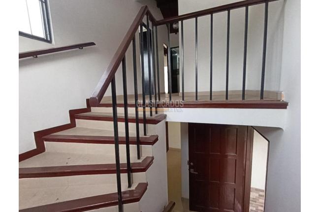 Casas, Venta, Álamos - $605.000.000