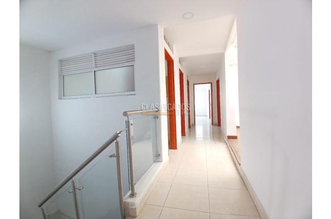 Oficinas y Consultorios, Alquiler, San Vicente - $4.500.000