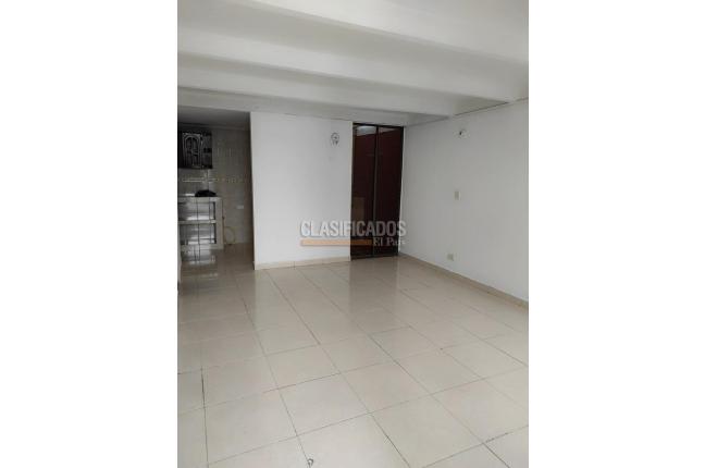 Casas, Alquiler en Villa del Prado
