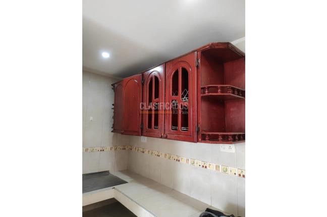 Casas, Alquiler, Villa del Prado - $850.000