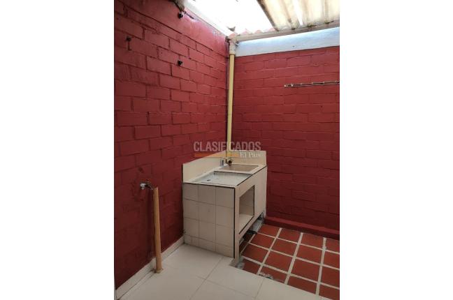 Casas, Alquiler, Villa del Prado - $850.000