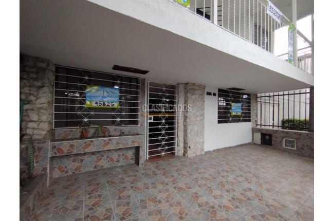 Casas, Alquiler, Prados del Norte - $2.300.000