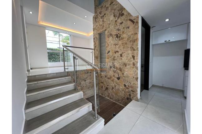 Casas, Alquiler, Ciudad Melendez - $2.500.000