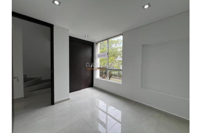Casas, Alquiler, Ciudad Melendez - $2.500.000