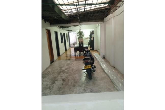 Casas, Venta en El Jardín