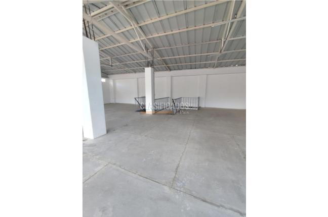 Locales y Bodegas, Alquiler, Bucaramanga - $9.700.000