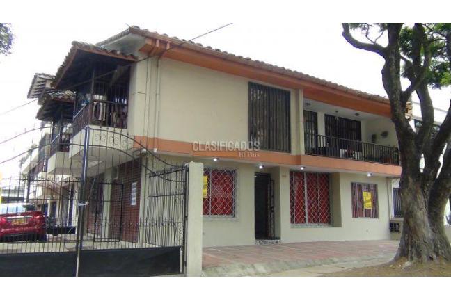Casas, Alquiler en La Flora